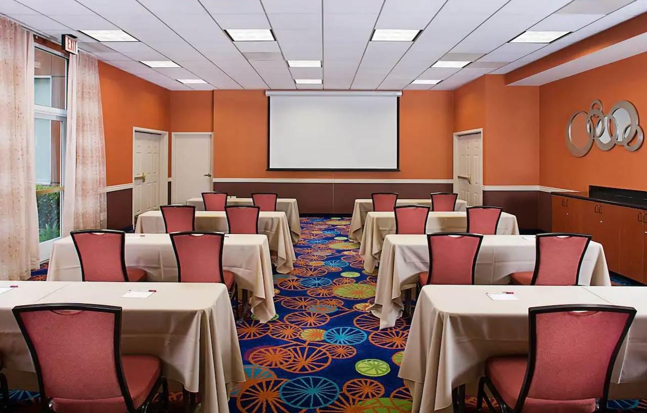 By Marriott Anaheim Area/garden Grove 3*