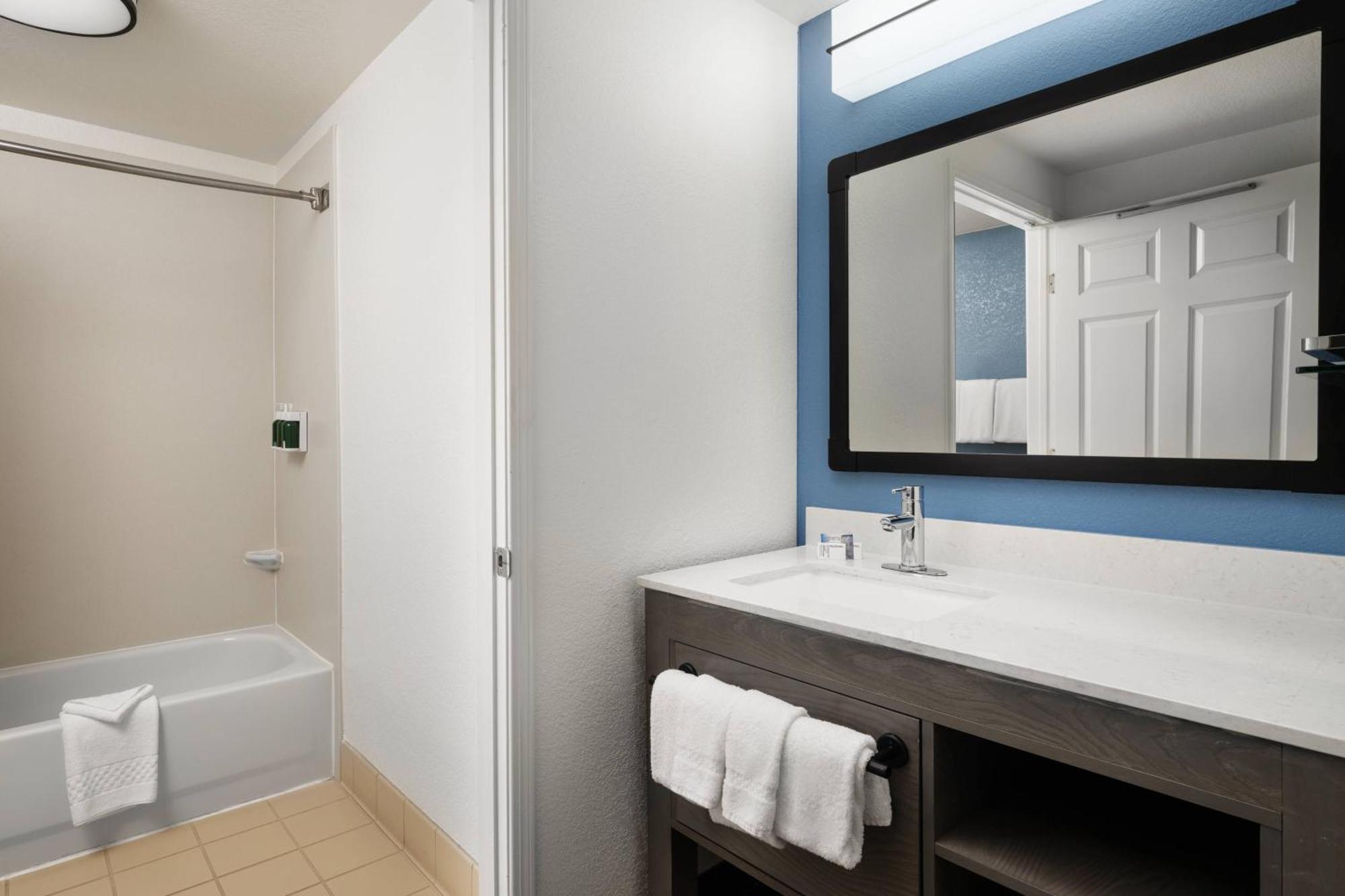 Hotel By Marriott Anaheim Area/garden Grove 3*
